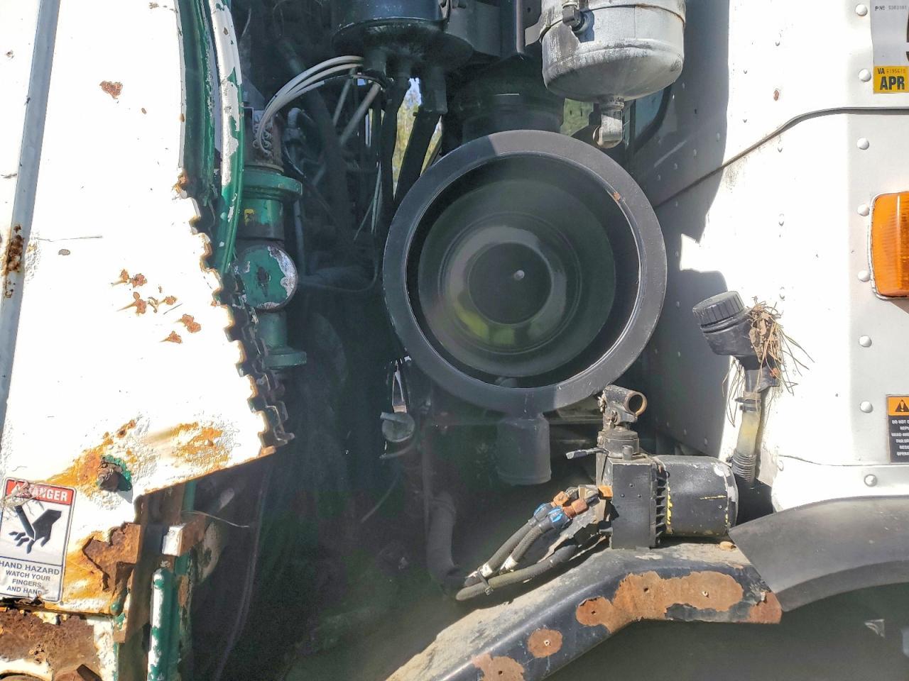 2011 Peterbilt Tractor 2011 Peterbilt 320 Refuse Truck