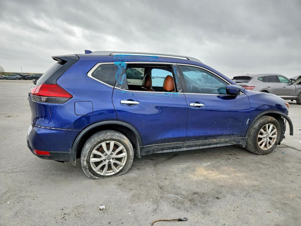 2017 Nissan Rogue sv