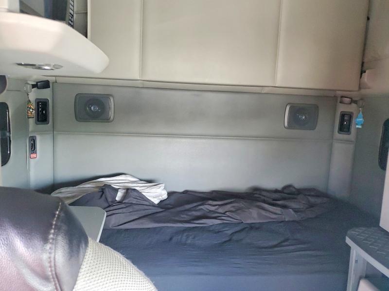 2020 Kenworth T680 Semi Truck