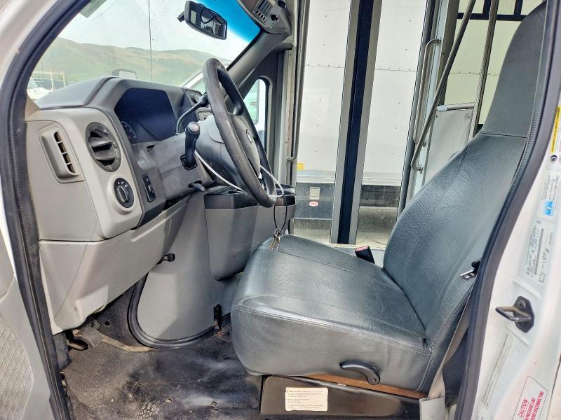 2013 Ford E450 Shuttle Bus