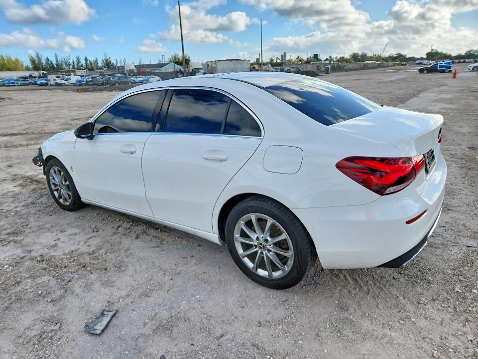 2021 Mercedes-Benz A 220