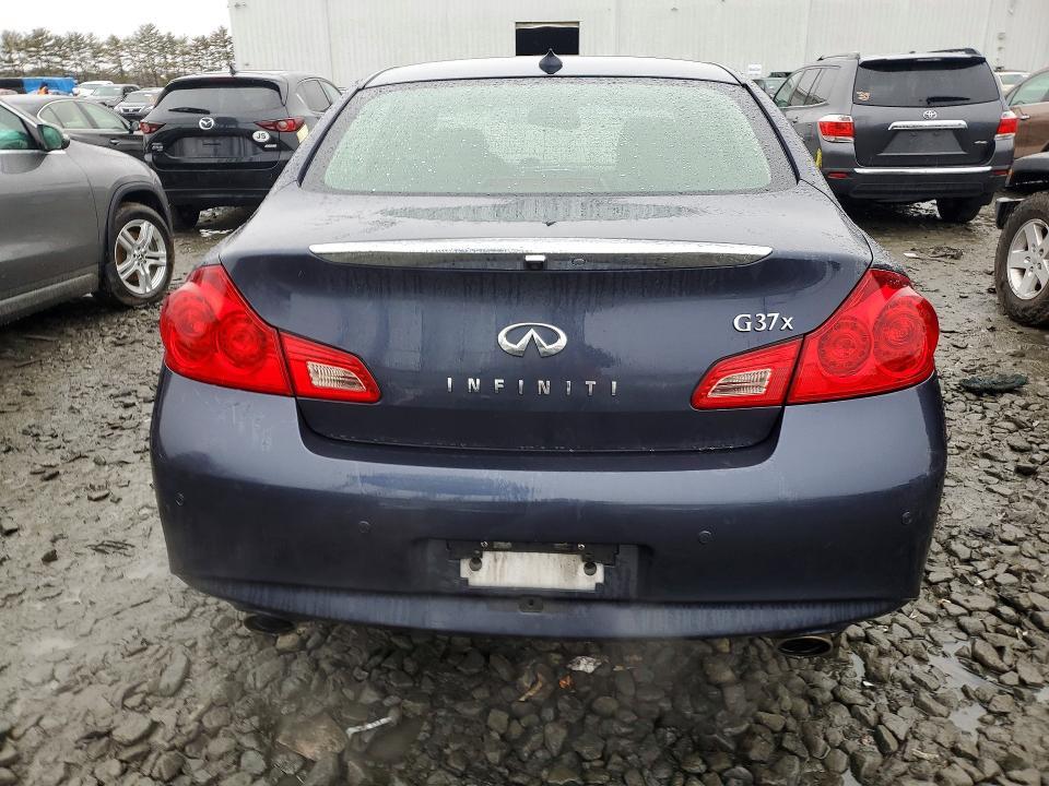 2011 Infiniti G37