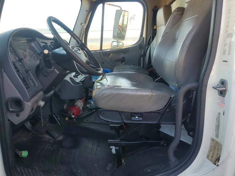 2019 Freigliner 2019 Freightliner Business Class M2 Refrigerated b