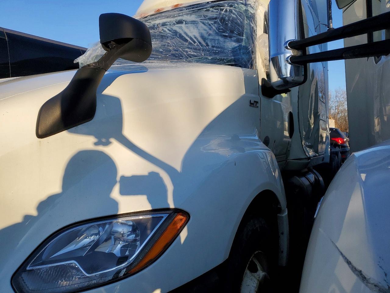 2022 International LT625