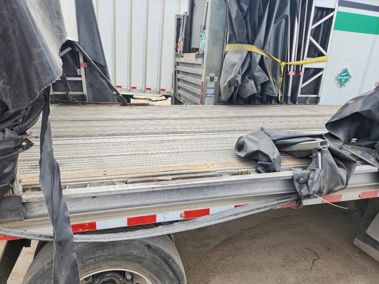 2006 Reitnouer Side Curtain Trailer