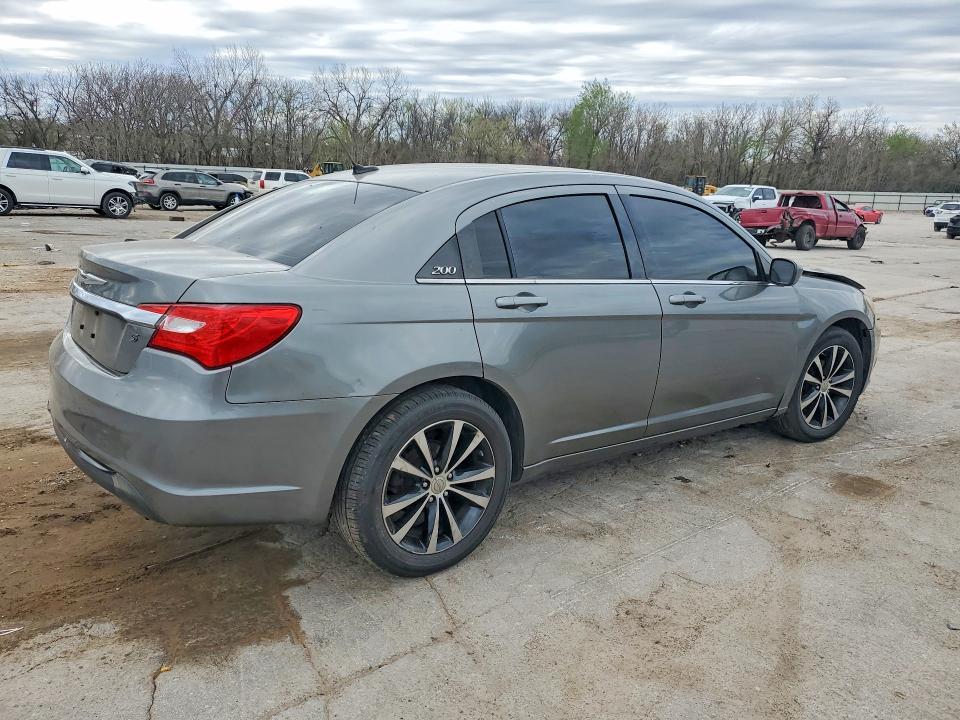 2013 Chrysler 200 Touring