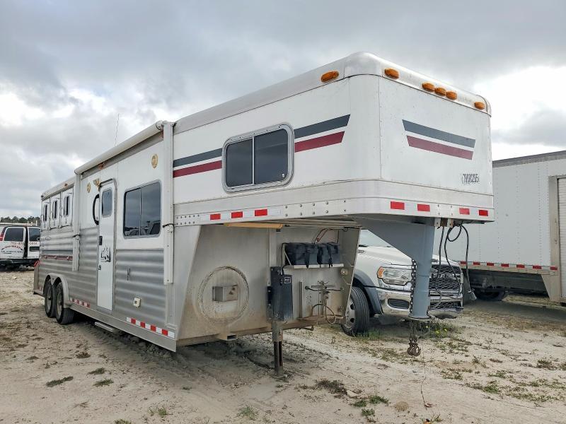 2003 Xmfi 2003 Titan Horse Trailer
