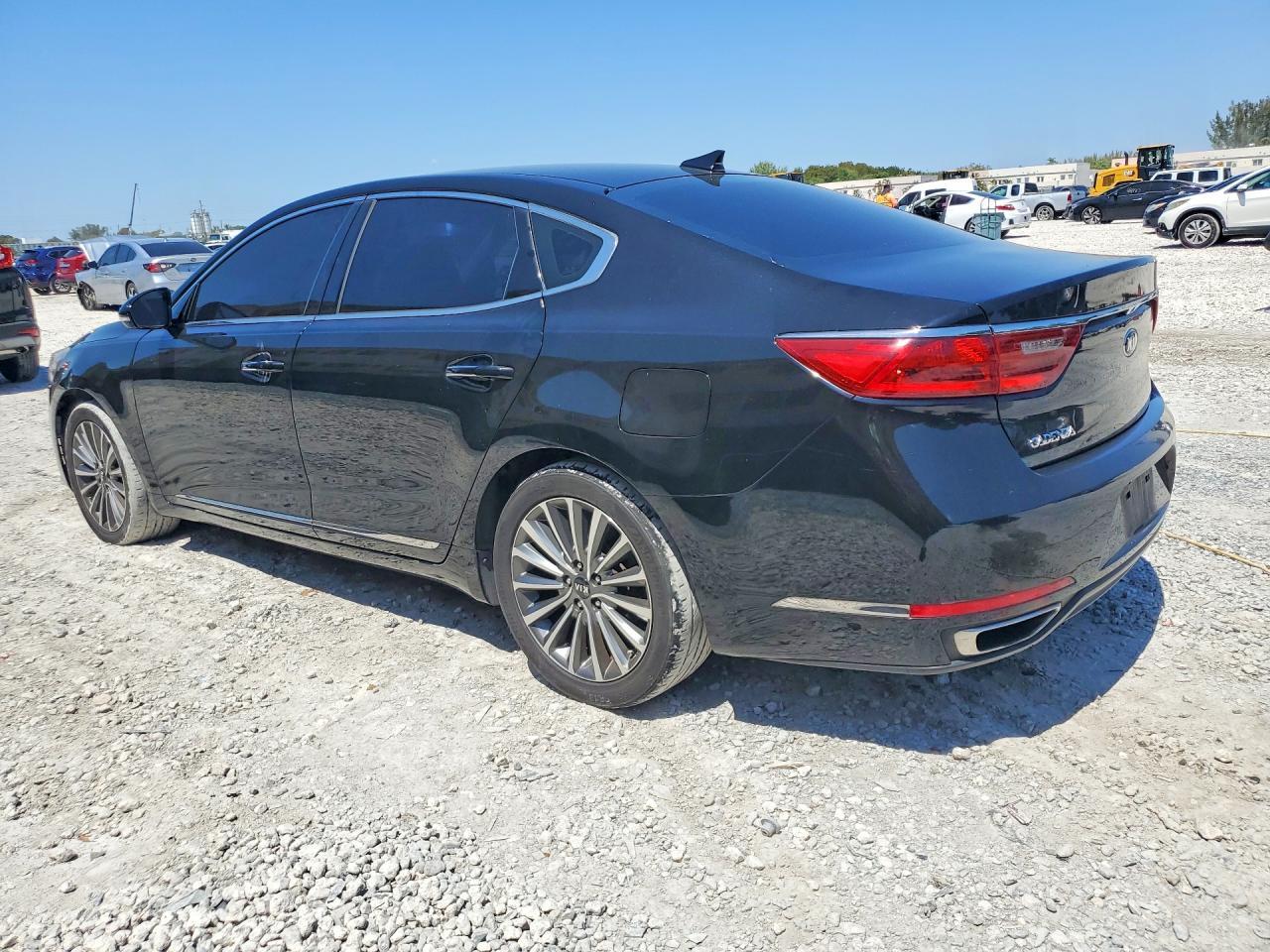 2017 KIA Cadenza Premium