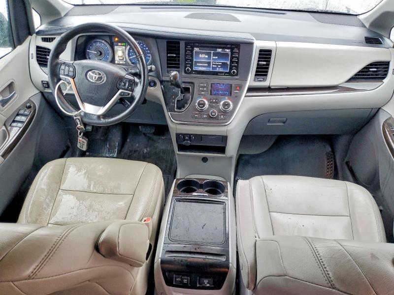 2018 Toyota Sienna xle 8-passenger