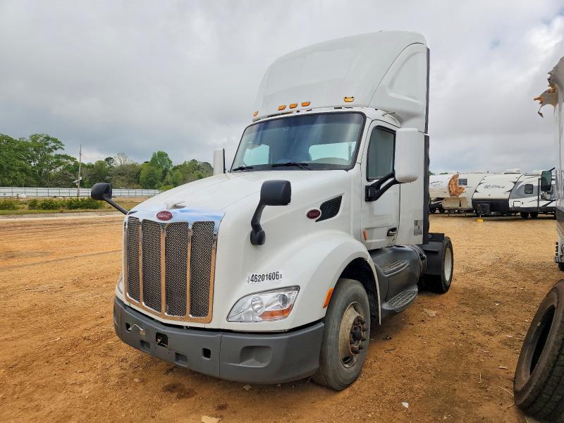 2018 Peterbilt 579 Semi Truck