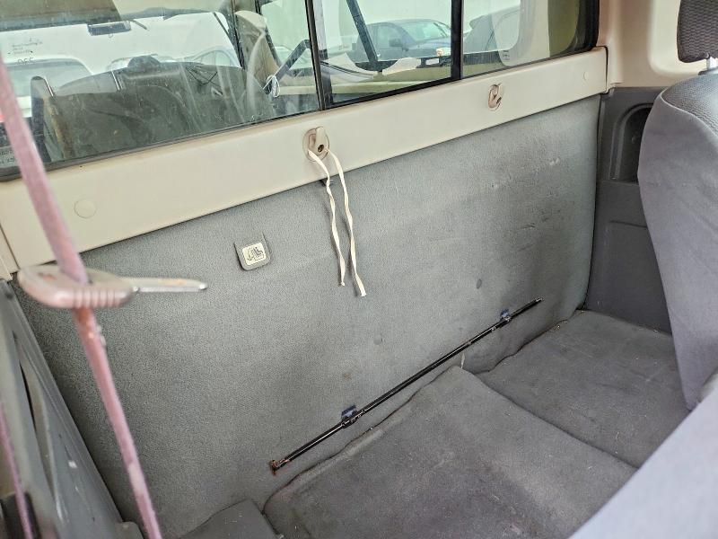2004 Nissan Frontier Standard