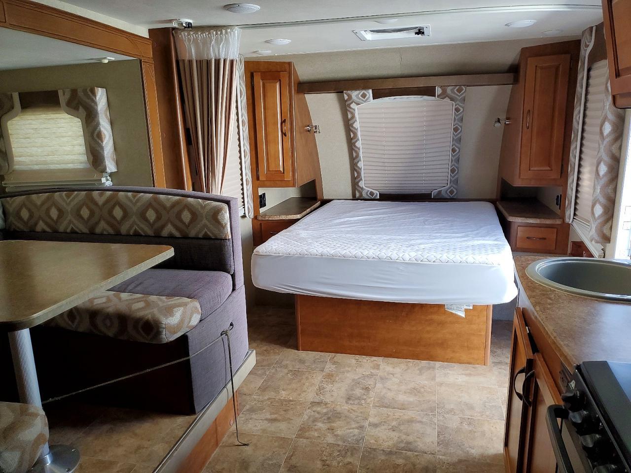 2016 Unknown 2016 Lance Camper