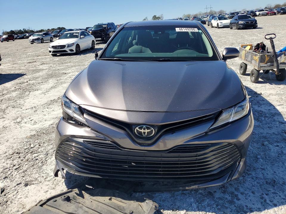 2018 Toyota Camry le