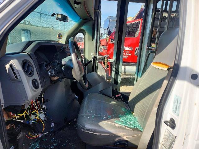 2009 Ford Econoline E350 Super Duty Cutaway Van
