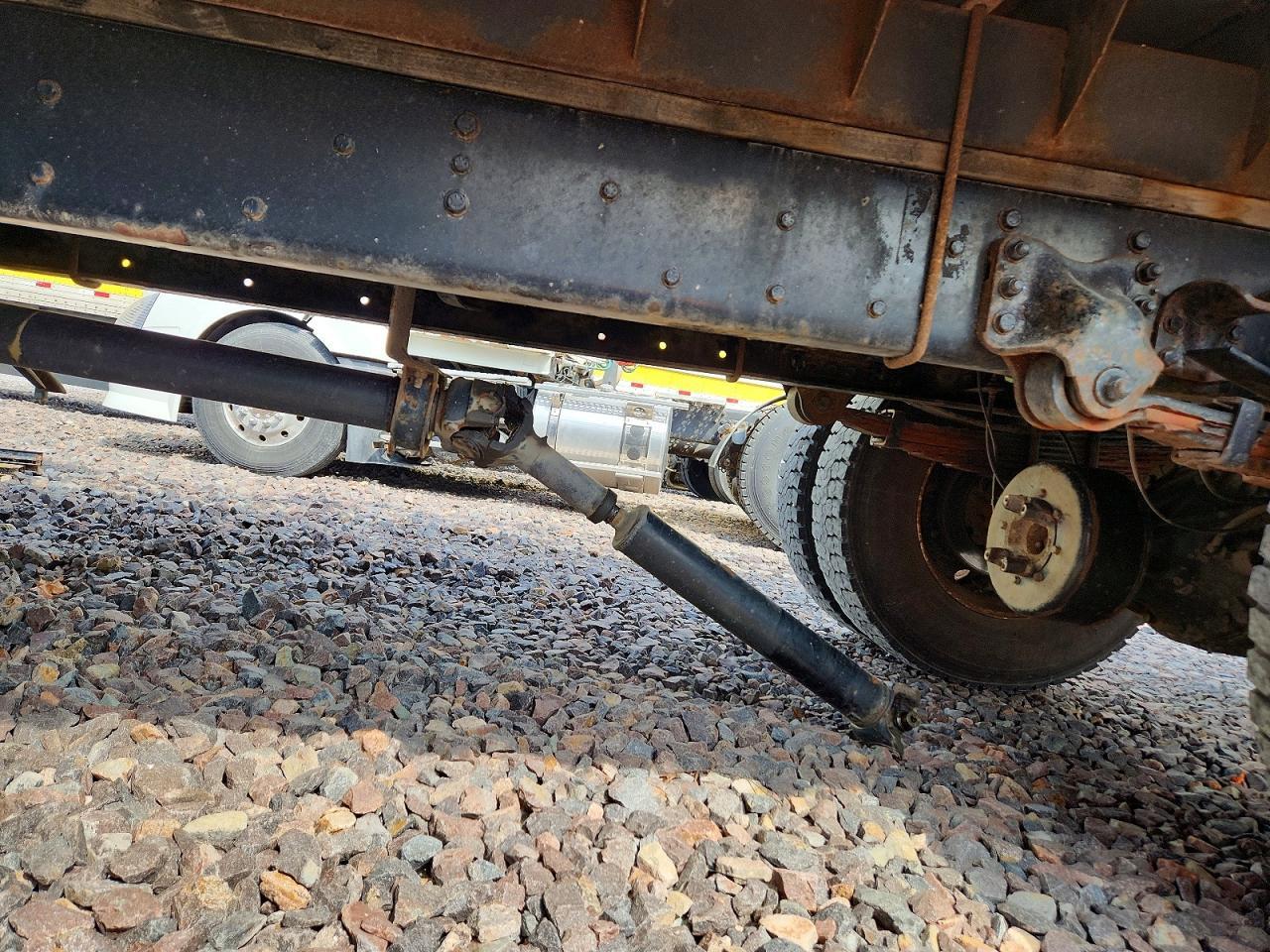 2014 Freigliner 2014 Freightliner Business Class M2 Flatbed Truck