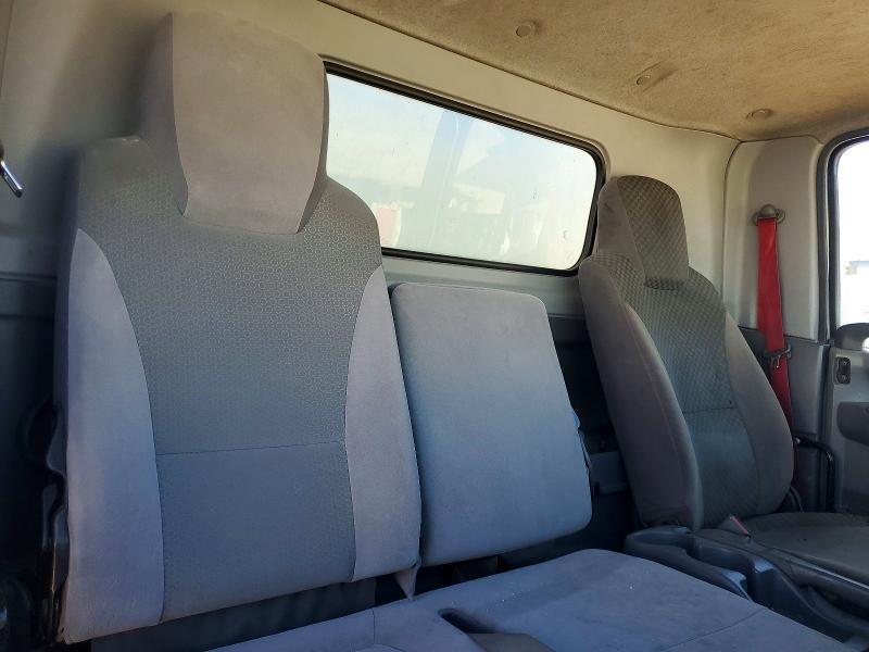 2020 Isuzu NRR BOX Truck