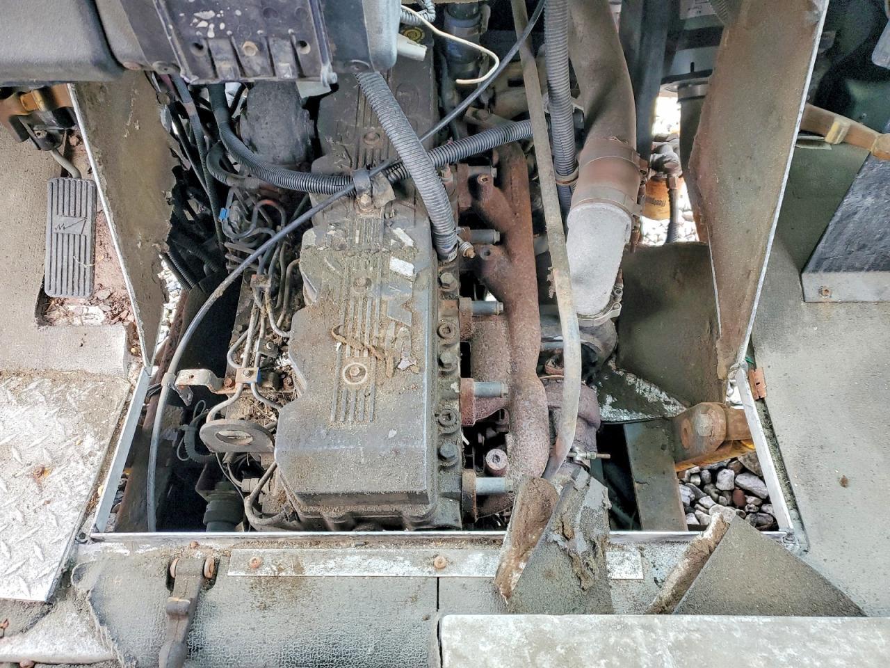 2001 Freightliner MT45 Chassis Delivery Truck