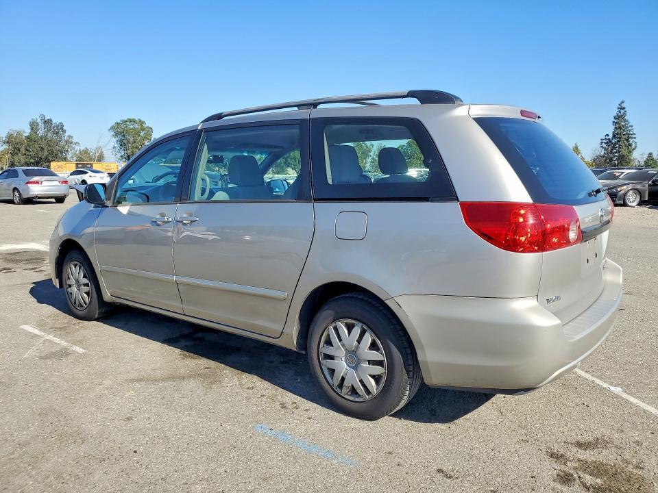 2009 Toyota Sienna ce 8-passenger