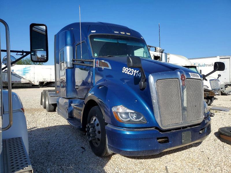 2019 Kenworth T680 Semi Truck