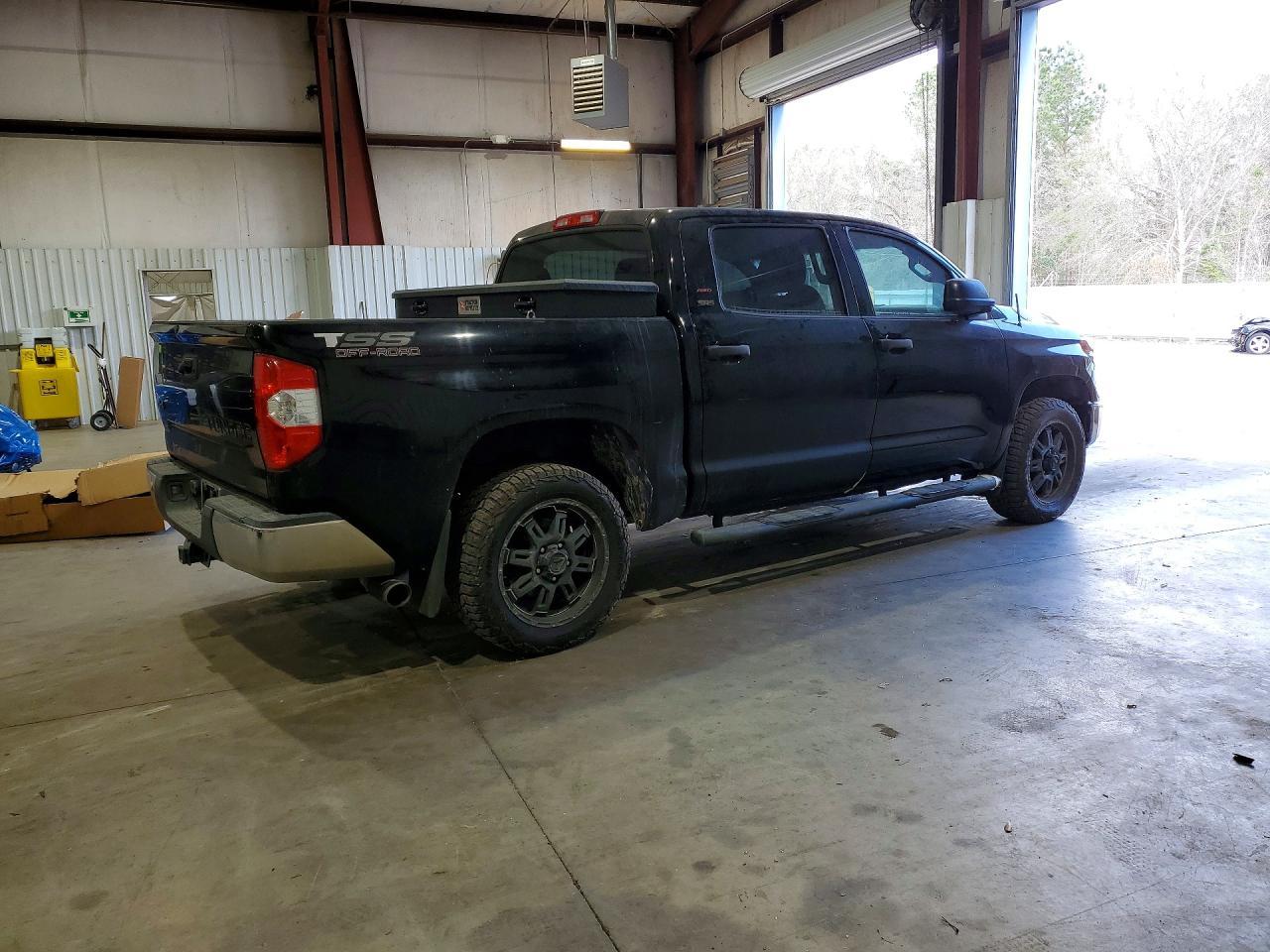 2016 Toyota Tundra SR5
