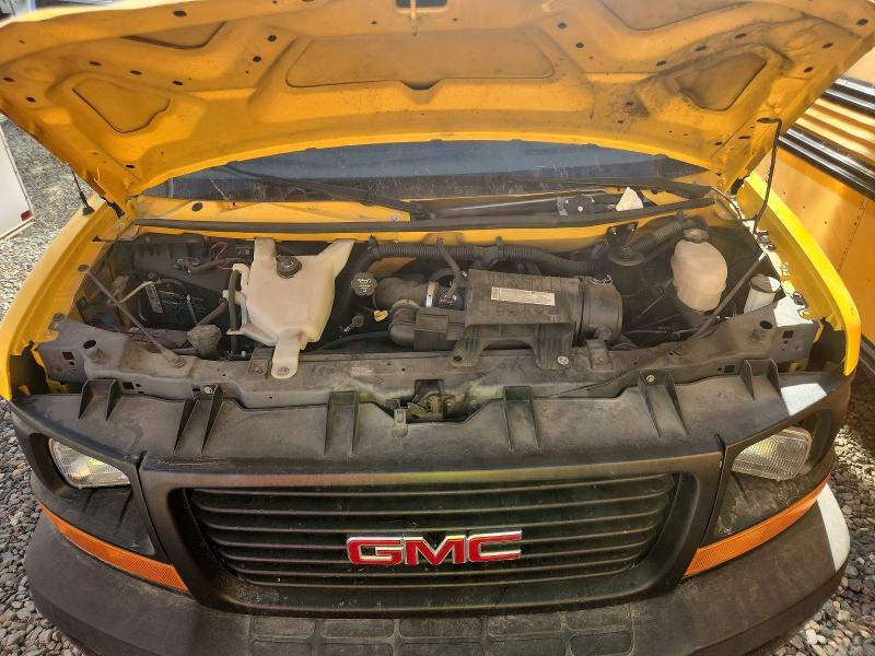 2008 GMC Savana box Truck