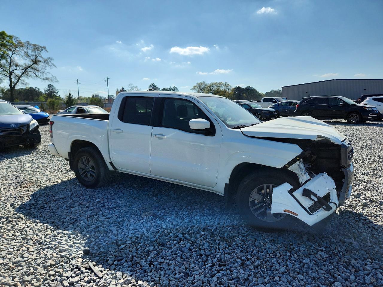 2025 Nissan Frontier SV