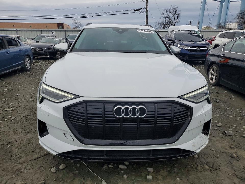 2021 Audi E-tron Premium Plus