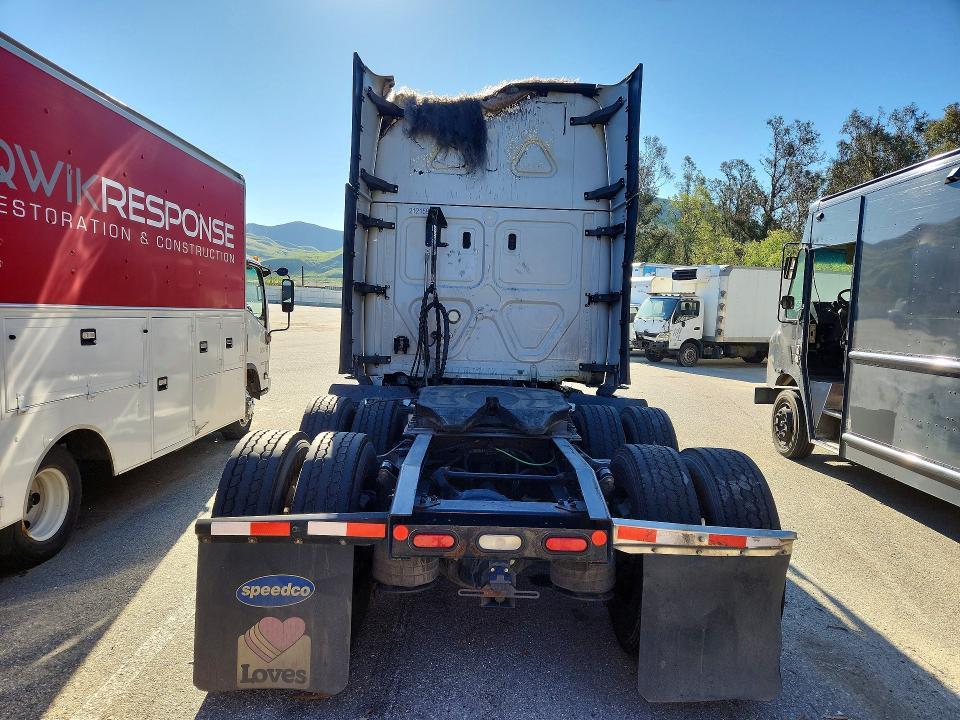 2019 Freightliner Cascaia126