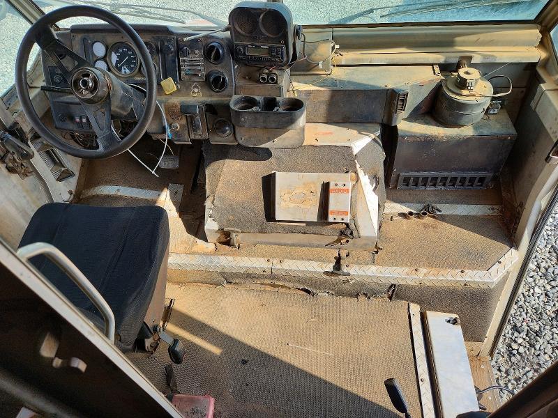 1998 Freightliner MT45G Chassis Delivery Truck
