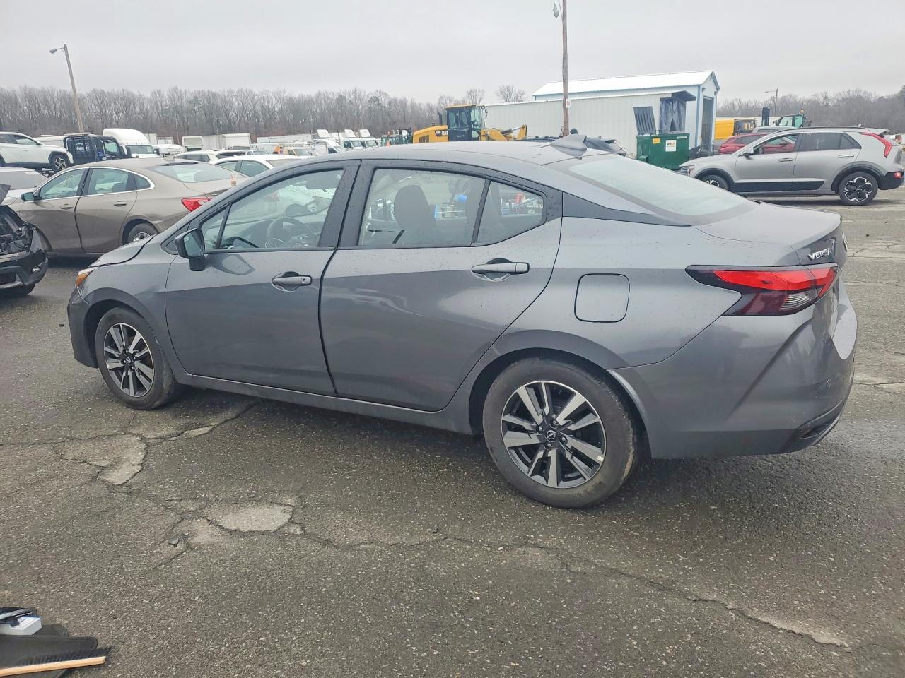 2025 Nissan Versa sv