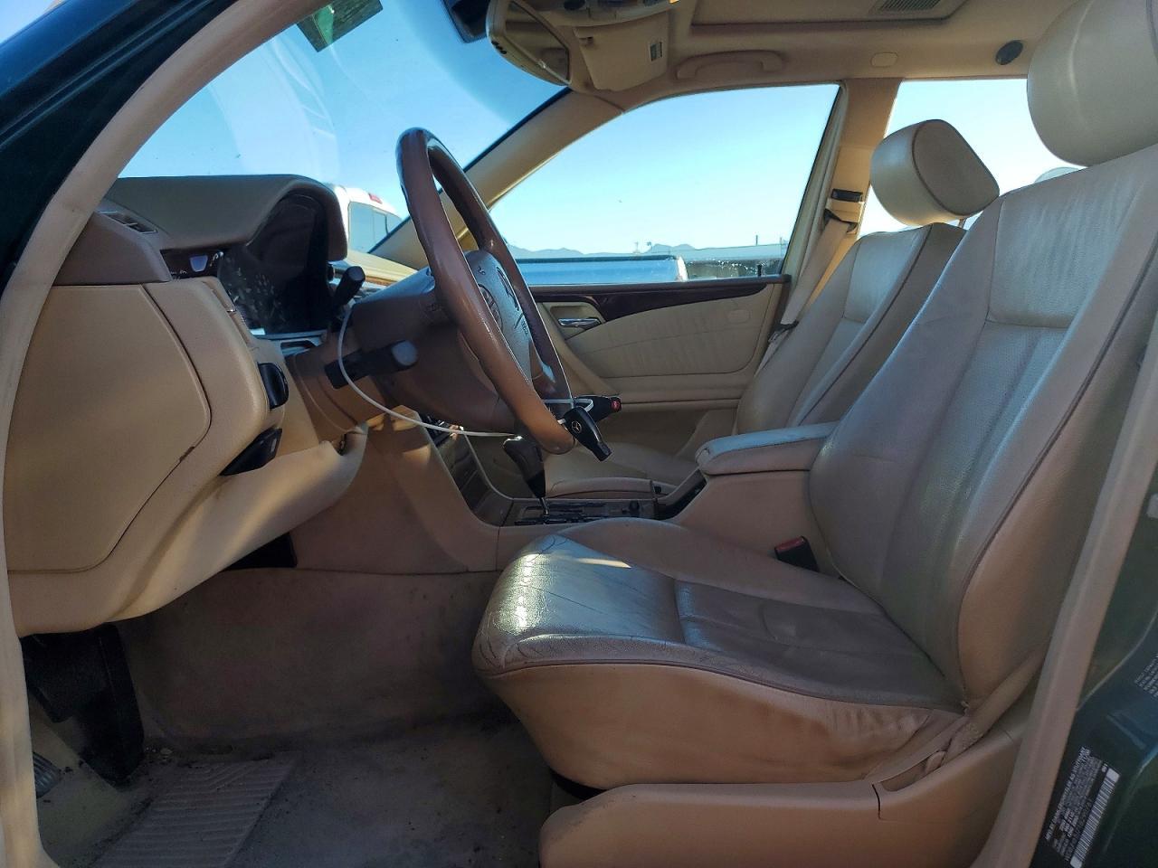 2001 Mercedes-Benz E 320