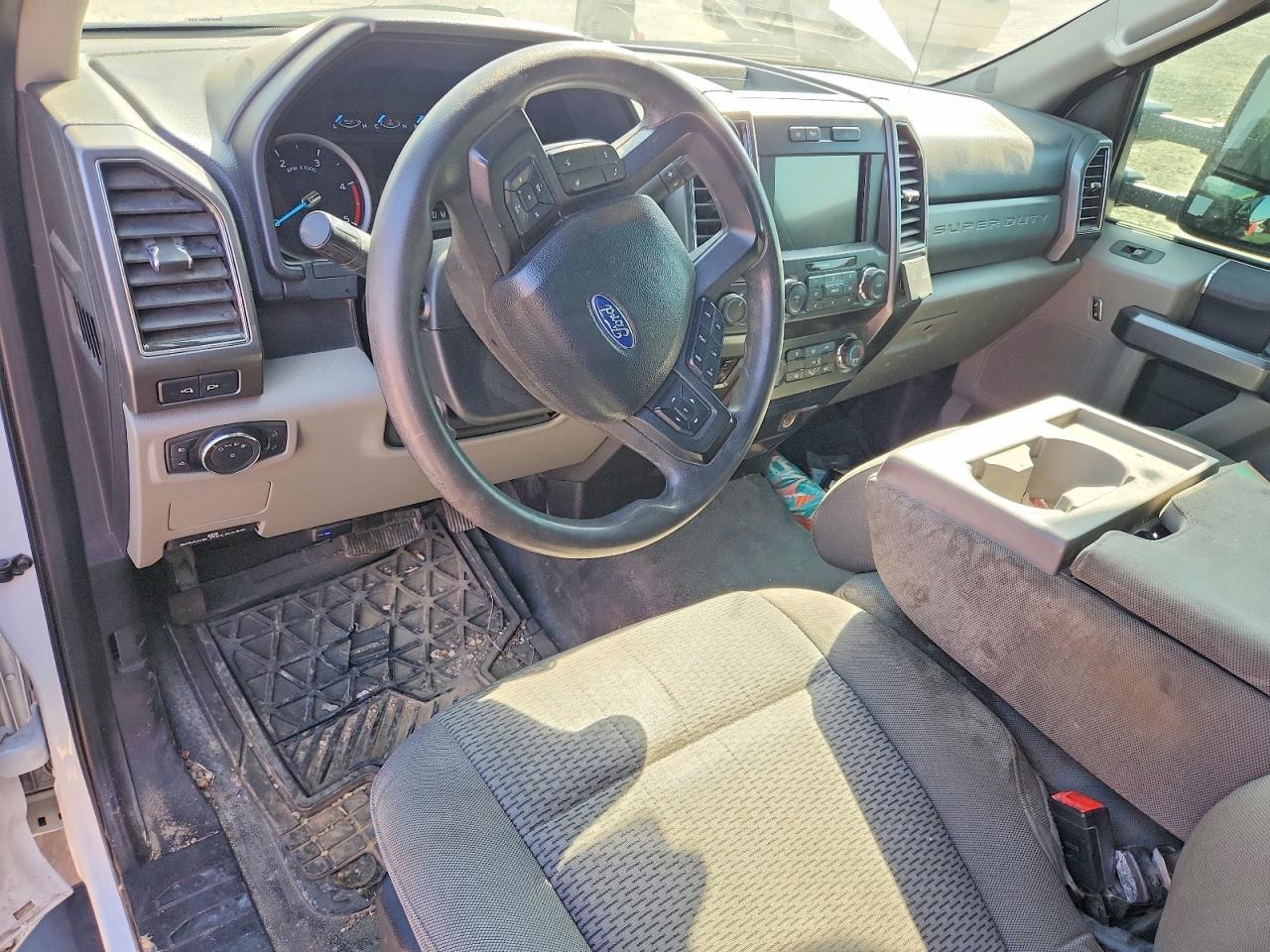 2020 Ford F550 Super Duty Flatbed Truck