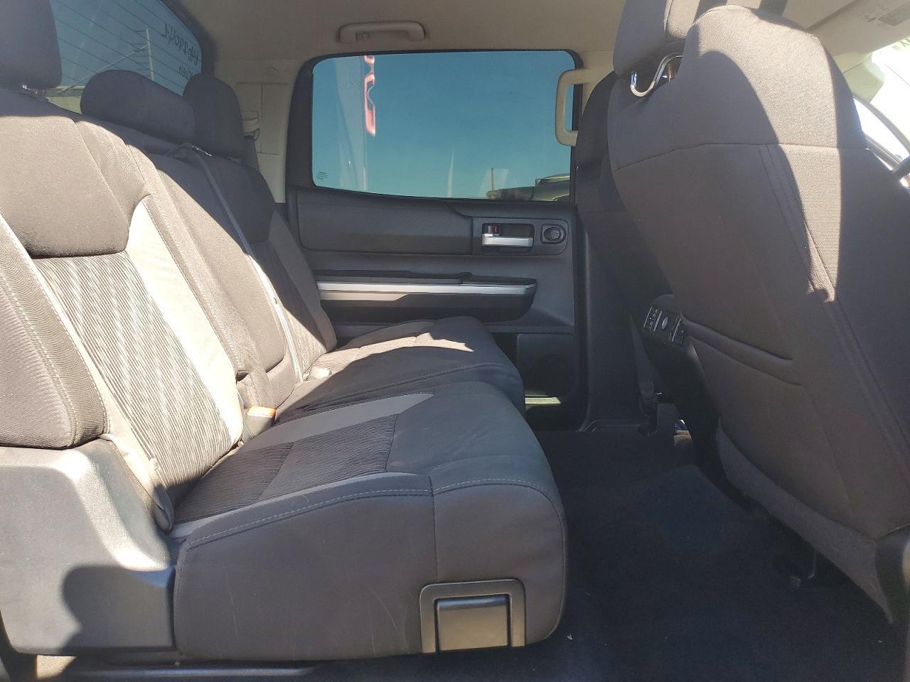 2015 Toyota Tundra SR5