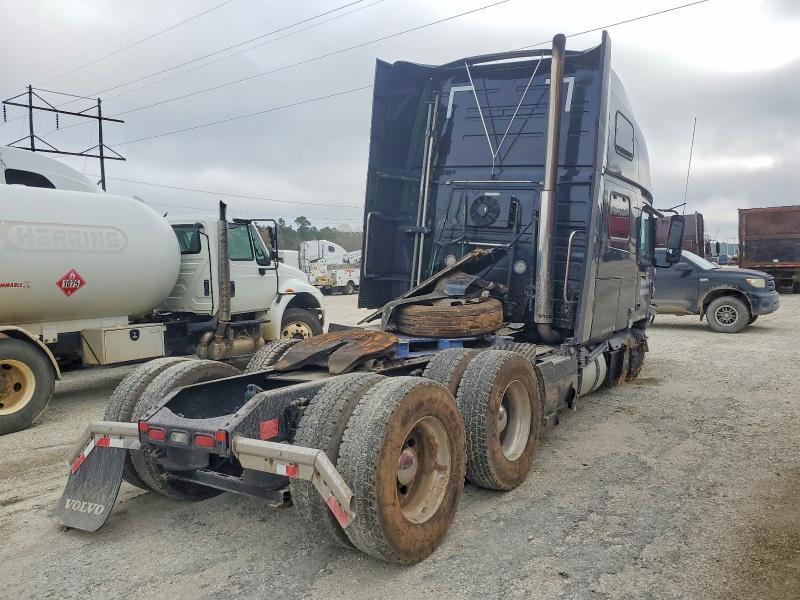 2021 Volv O VNL Semi Truck