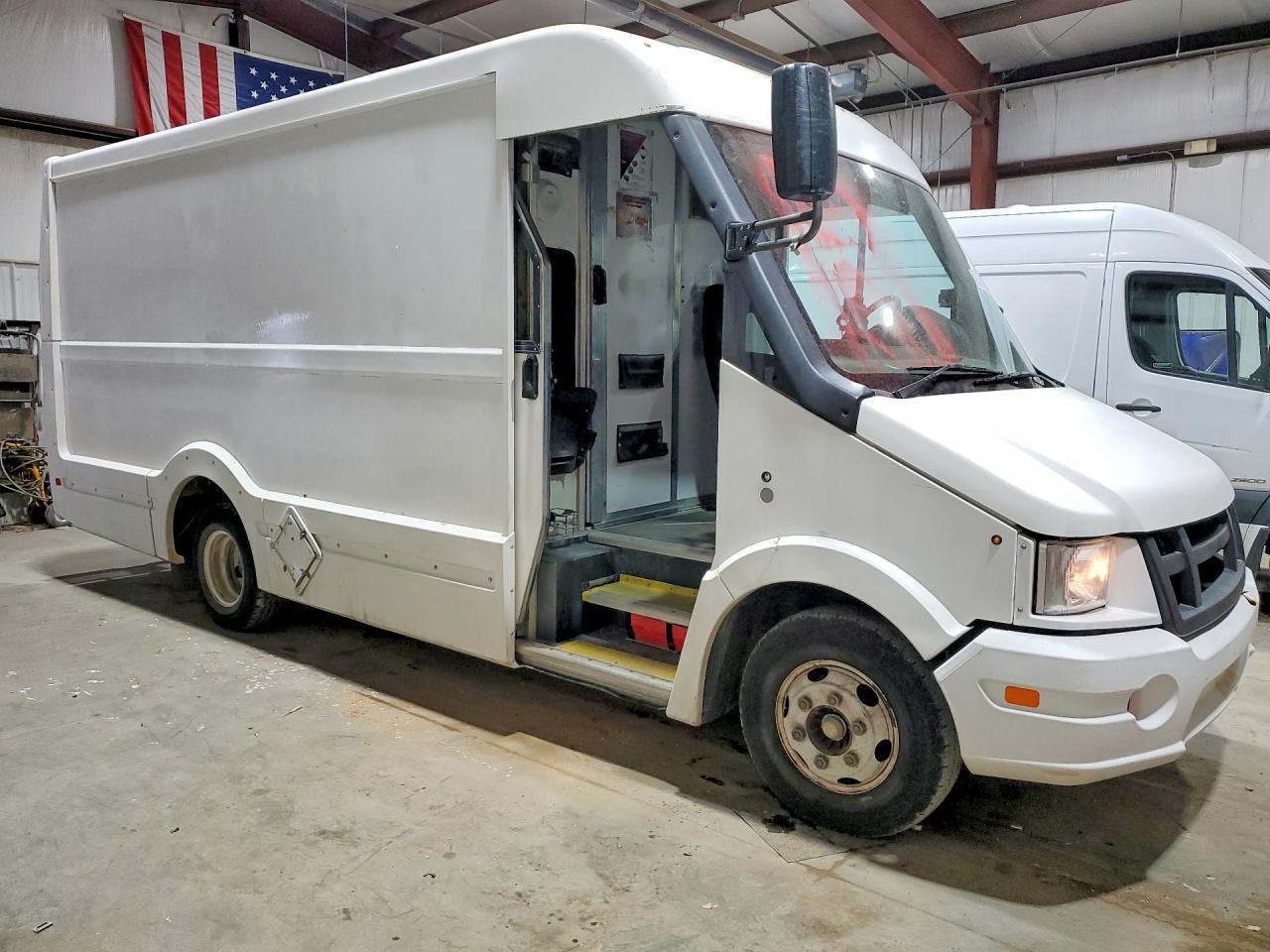 2016 Isuzu Reach Delivery Van