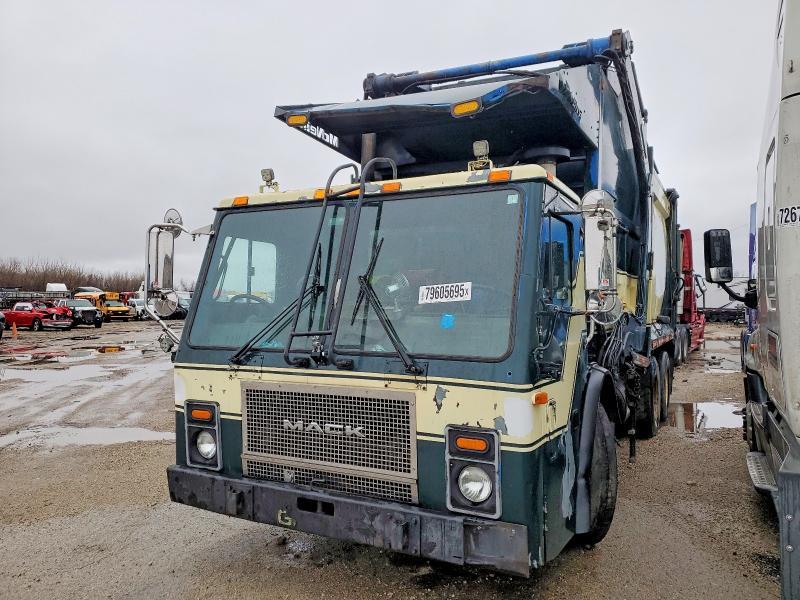 2007 Mack LE613 Refuse Truck
