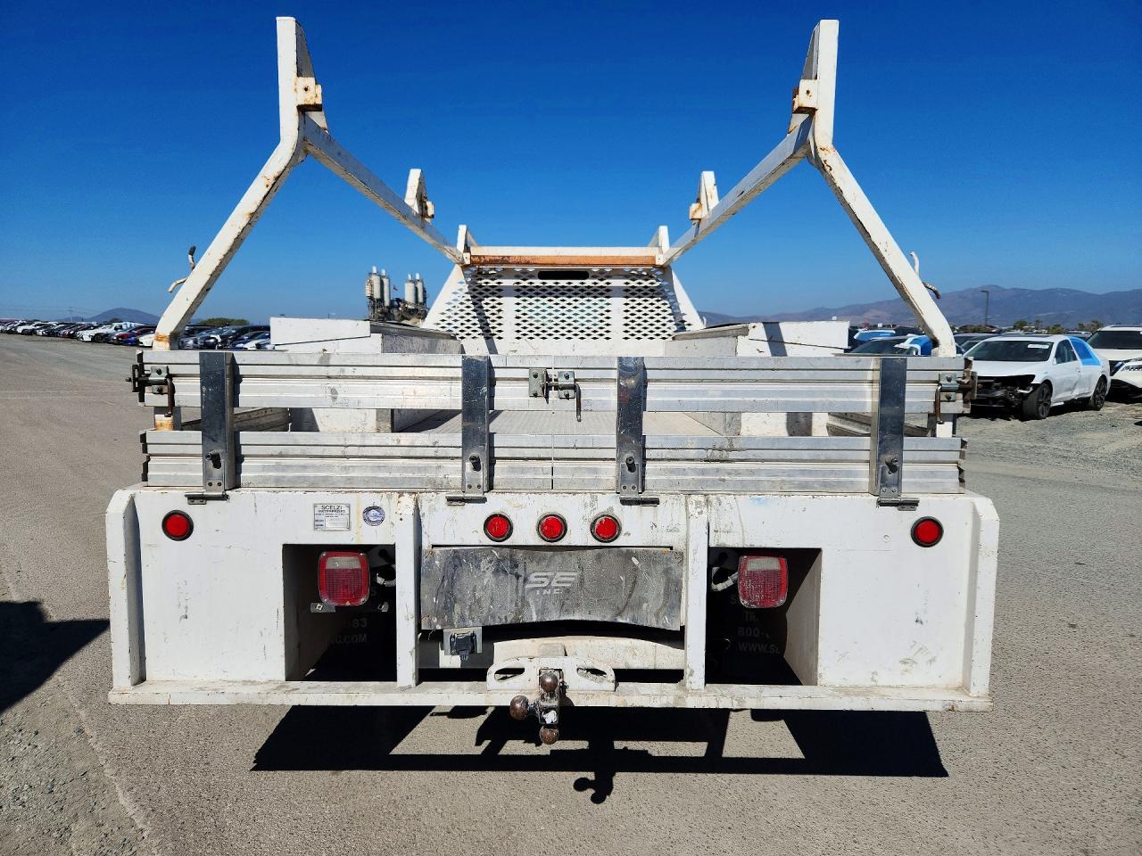 2019 Ford F450 Super Duty Flatbed Truck