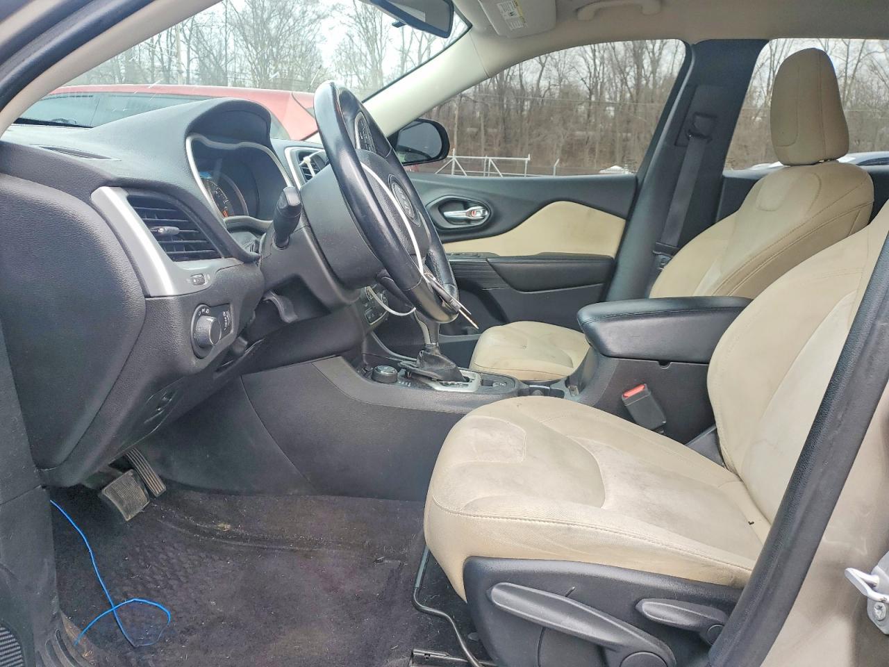 2016 Jeep Cherokee Sport