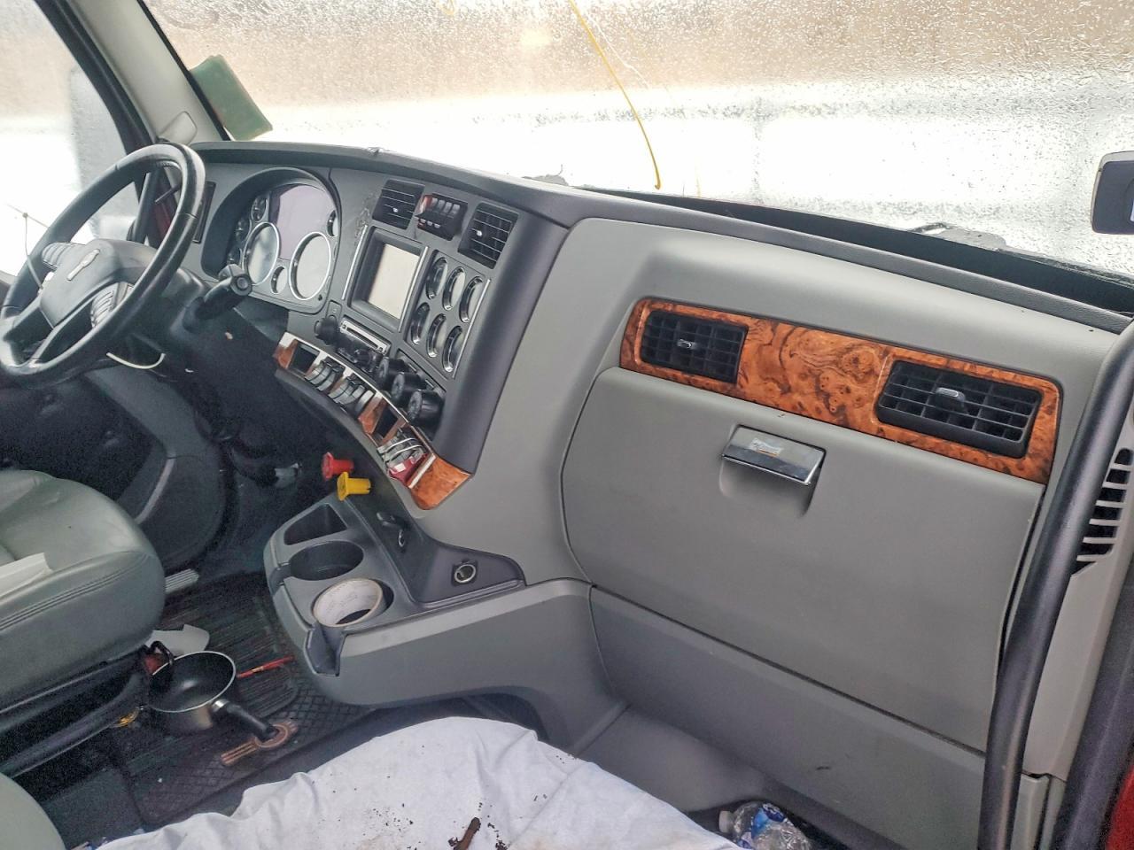 2020 Kenworth T680 Semi Truck