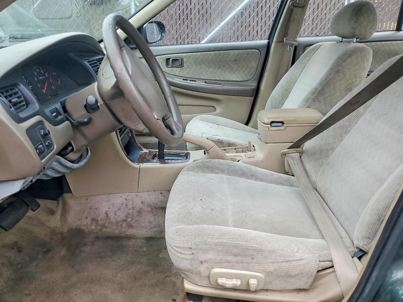 2001 Nissan Altima xe