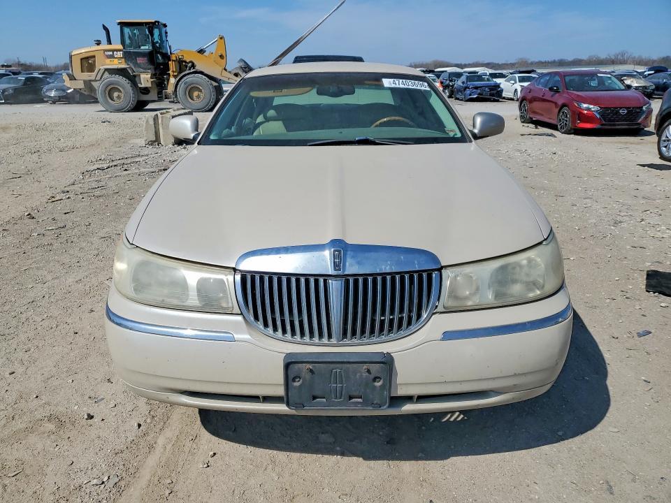 2000 Lincoln Town car Cartier