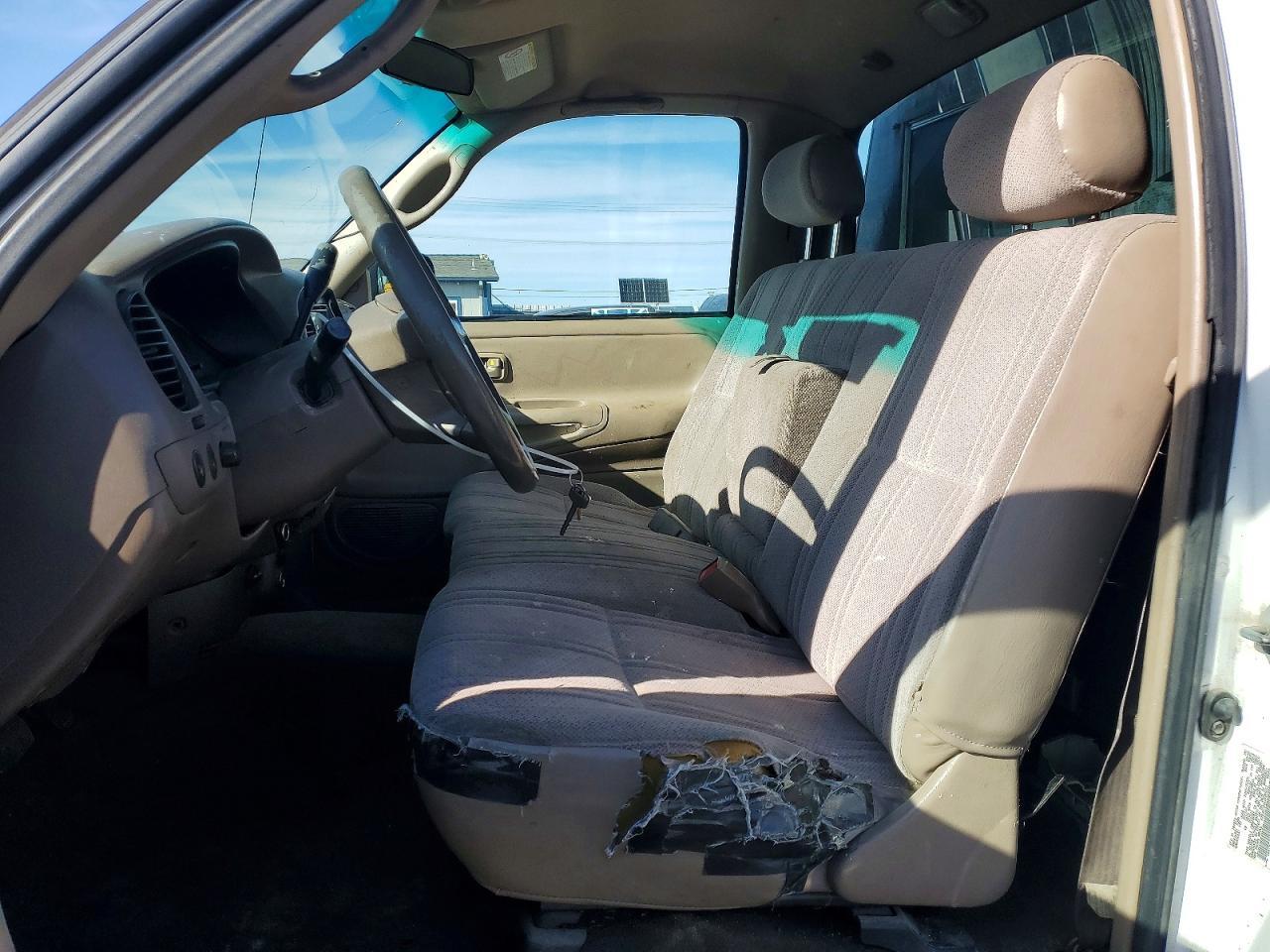 2001 Toyota Tundra Base