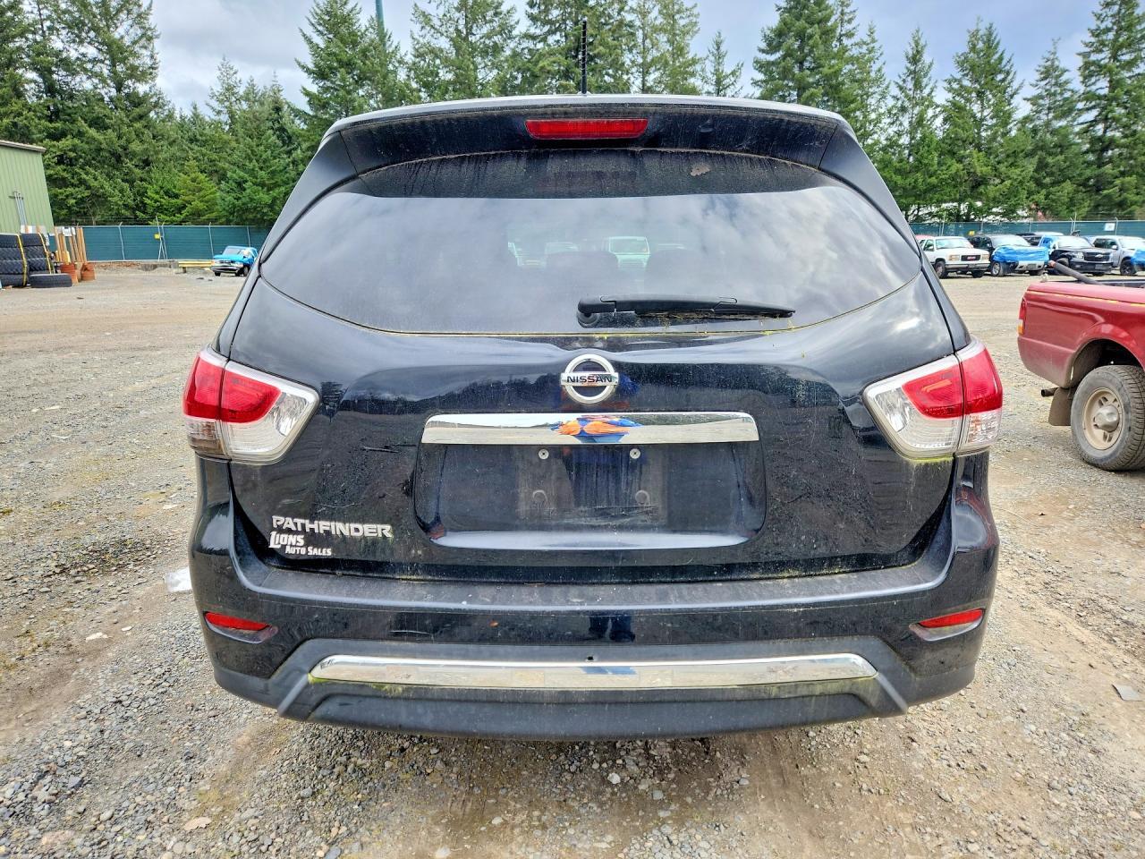 2014 Nissan Pathfinder s