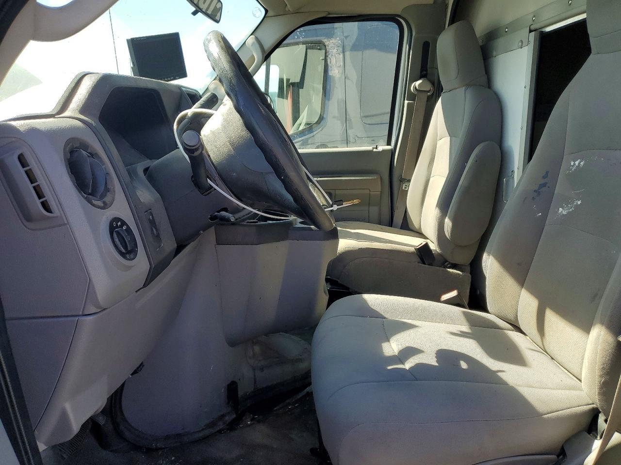 2014 Ford E350 Utility / Service Truck