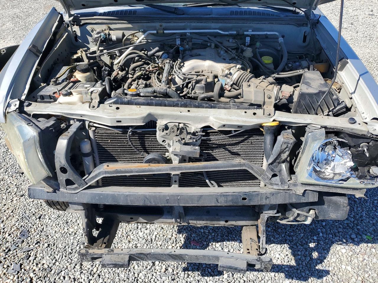 2004 Nissan Frontier XE-V6