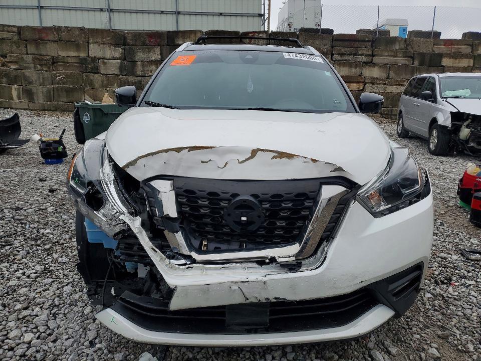 2020 Nissan Kicks sr