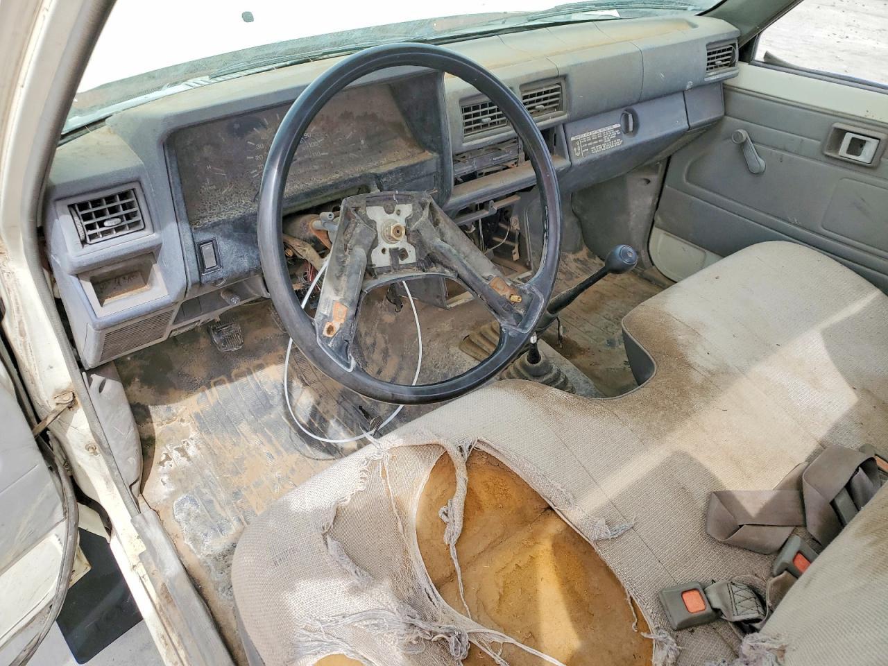 1986 Toyota Pickup Base