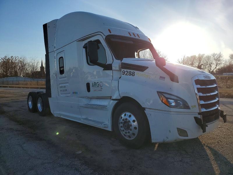 2020 Freigliner 2020 Freightliner Cascadia 126 Semi Truck