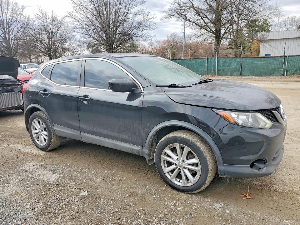 2017 Nissan Rogue Sport s