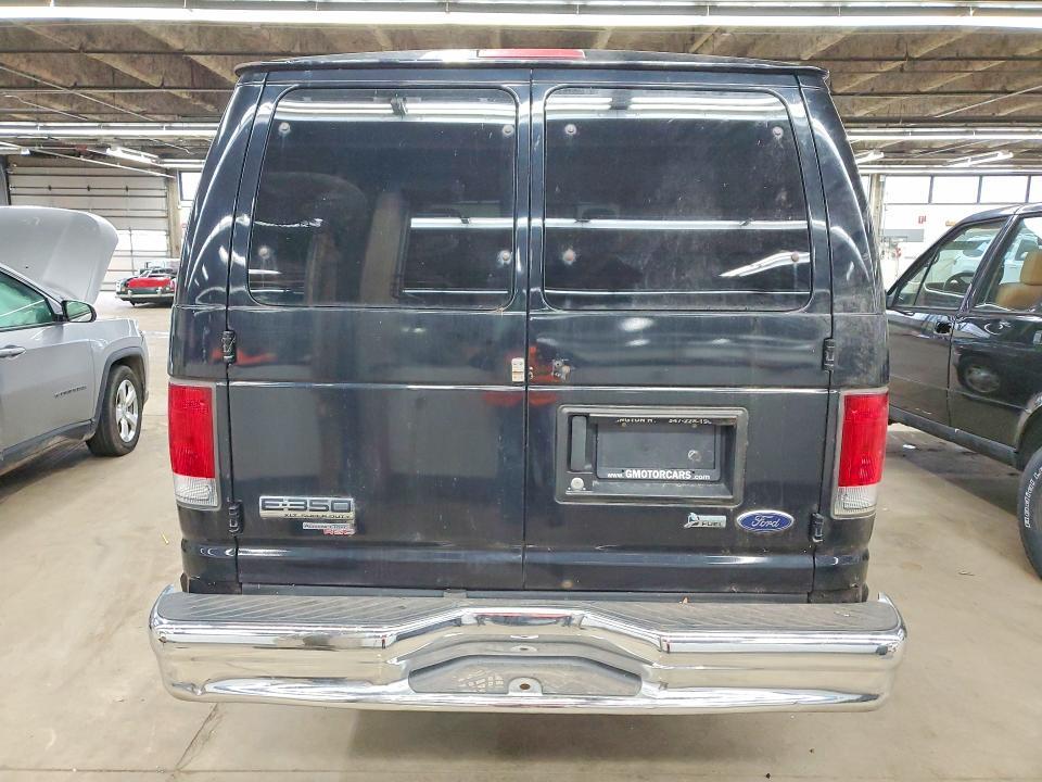 2013 Ford Econoline E350 Super Duty Wagon